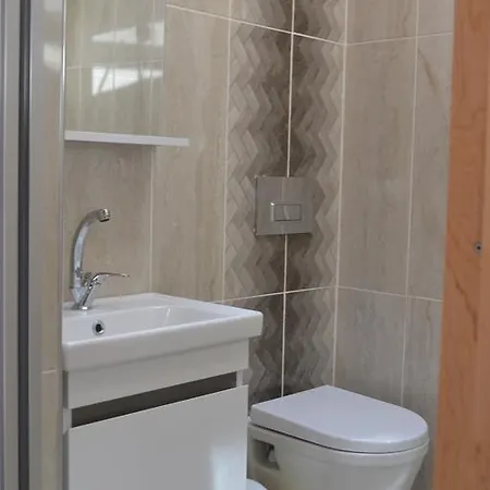 Woodhouse Zeynep Gokceoren (Antalya)